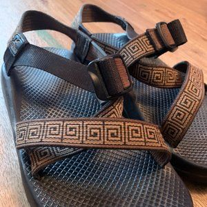 Men's Chacos Z1 Classic Sandal - Barely worn!!